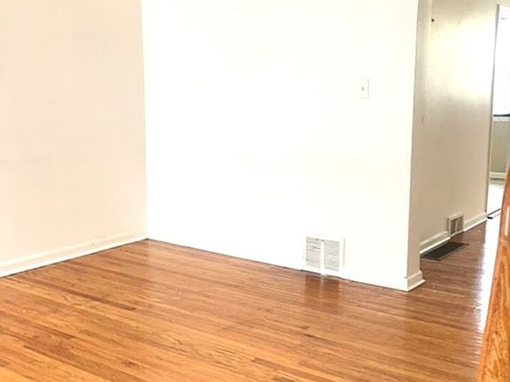 4th image of 351 E Claremont Rd