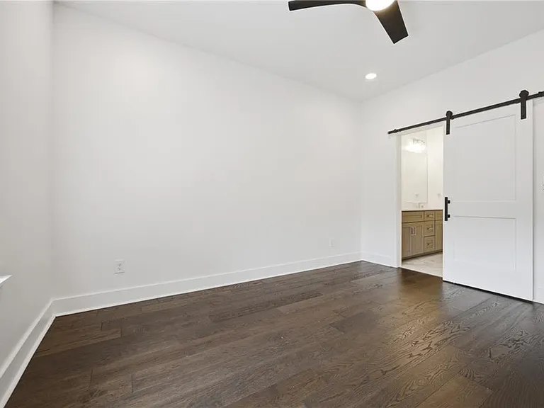 211 Bass St SW #10 — Photo 19