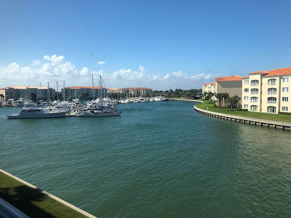 1st image of 17 Harbour Isle Drive W #306