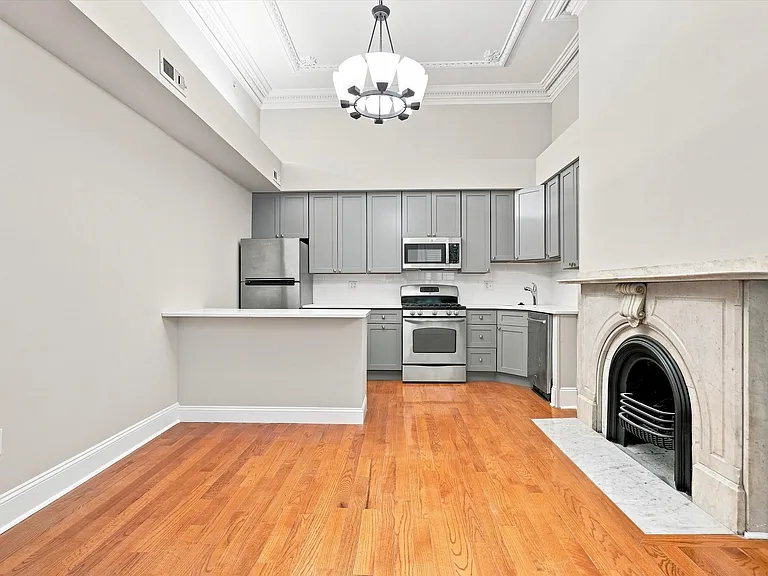 1014 Clinton St #1STREAR — Photo 3