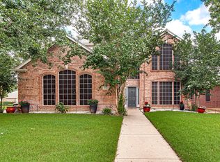 2501 Greenhaven Dr, Burleson, TX 76028