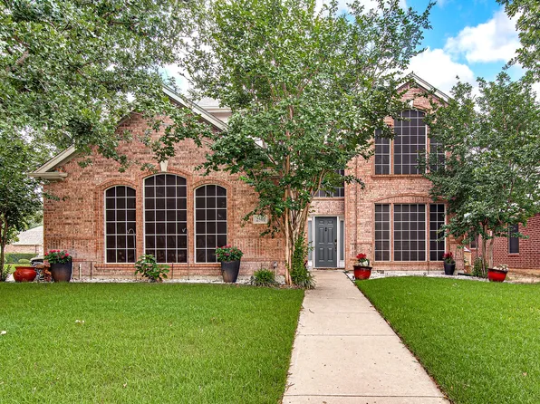 2501 Greenhaven Dr, Burleson, TX 76028