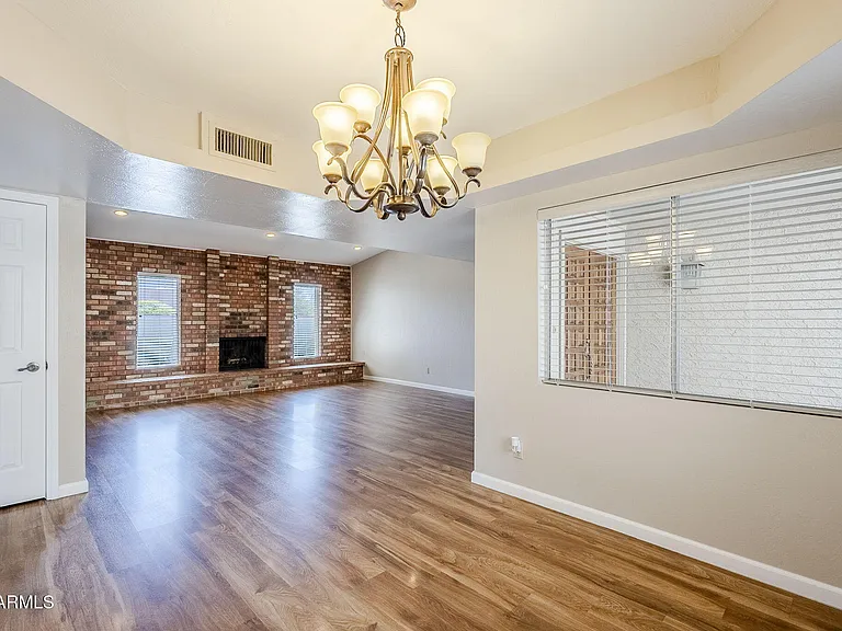 7707 S Kenwood Ln — Photo 16