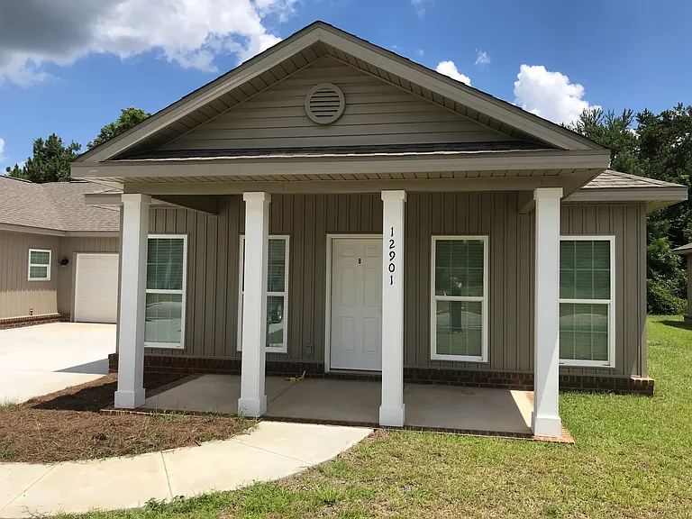12901B Churchill Dr — Photo 1