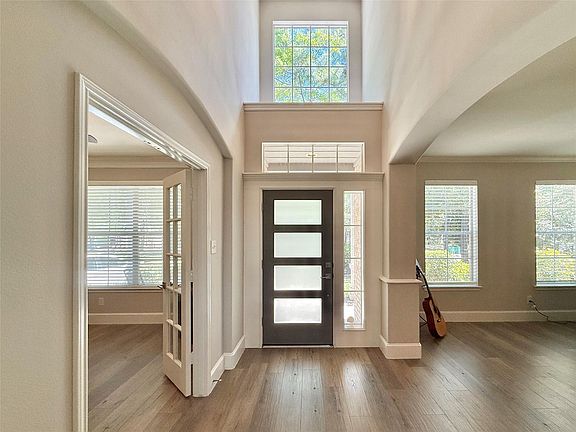 3rd image of 251 N Maple Glade Cir