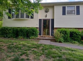 529 Old Gray Station Rd, Gray, TN 37615