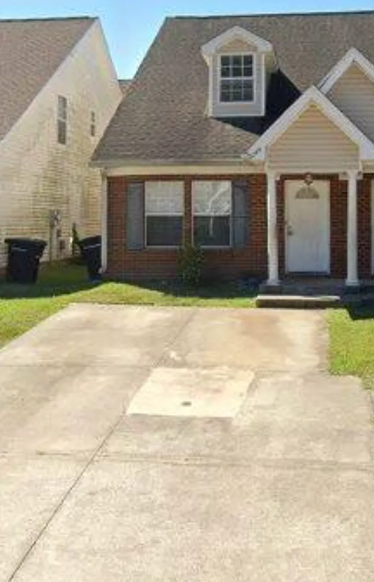 3 bed, 1338 sqft, $1,400 — Photo 1