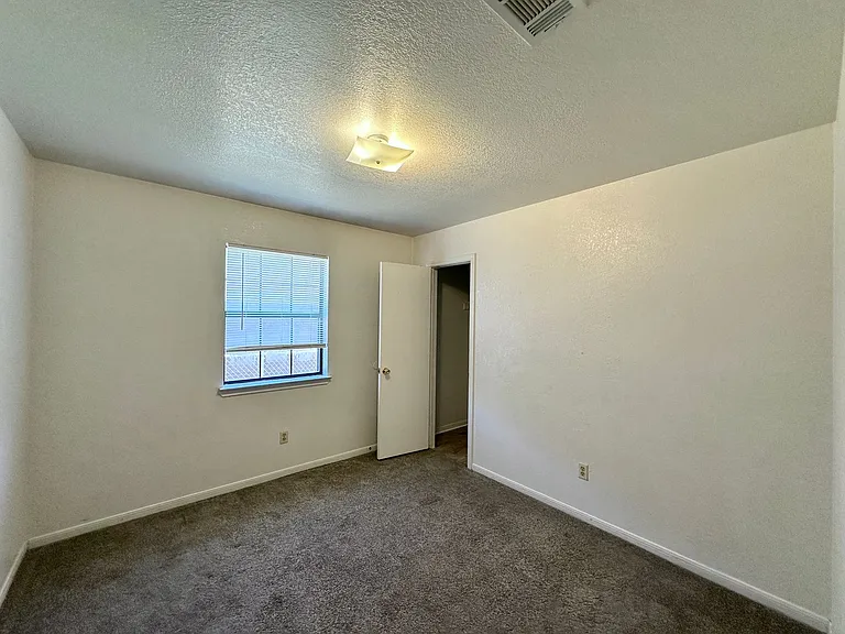 408 Alpine St — Photo 13