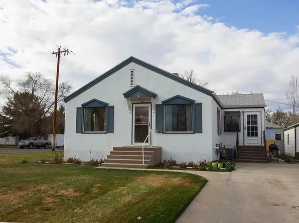 87 W 8th St, Lovell, WY 82431