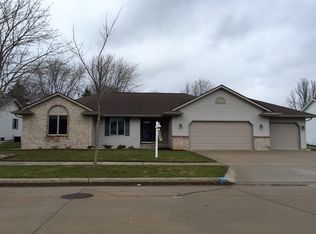 124 W Winrowe Dr, Appleton, WI 54913