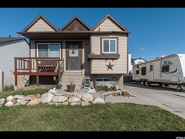 1st image of 2593 S Melville Dr