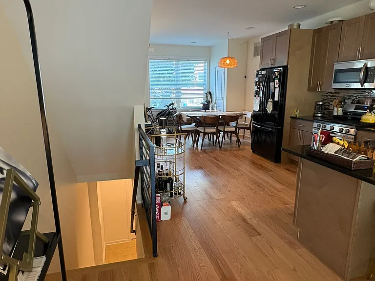 2516 Grays Ferry Ave — Photo 18