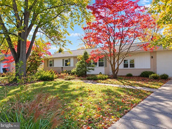 915 Sheffield Ave, Mechanicsburg, PA 17055