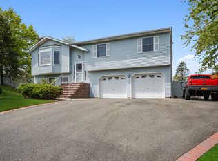 288 Avenue B, Ronkonkoma, NY 11779