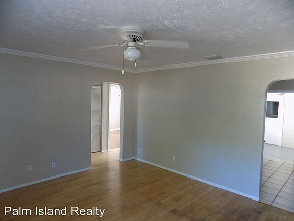 3rd image of 3810 Burlington Ave N