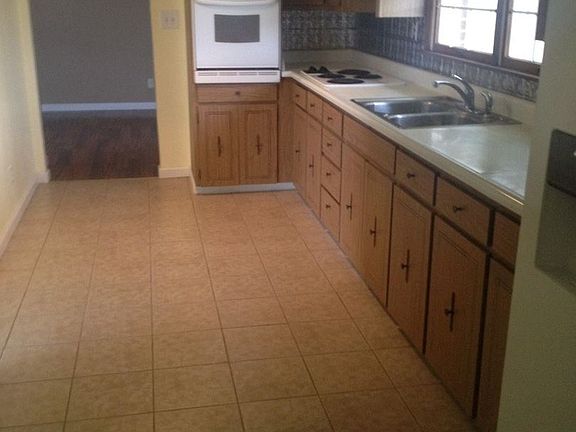 2nd image of 117 Dawn Dr
