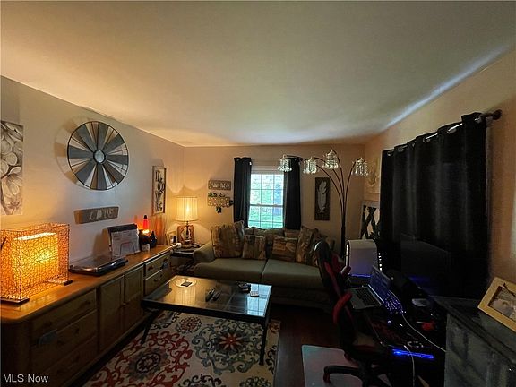 2nd image of 871 Kennebec Ave