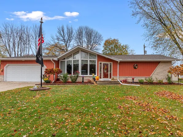 3314 Stokes LANE, Manitowoc, WI 54220