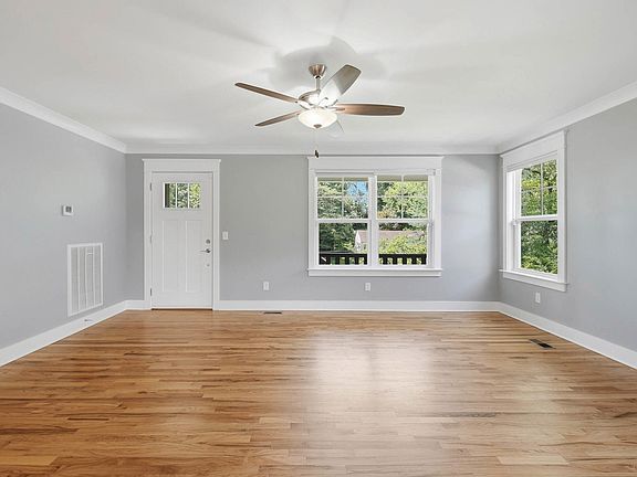 5th image of 1303 Dugdale St