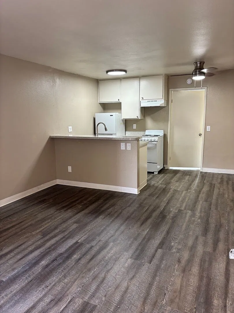 Park Yale Apartment Homes — Photo 2