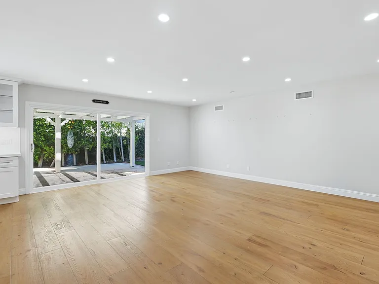 3235 W Sierra Dr — Photo 11