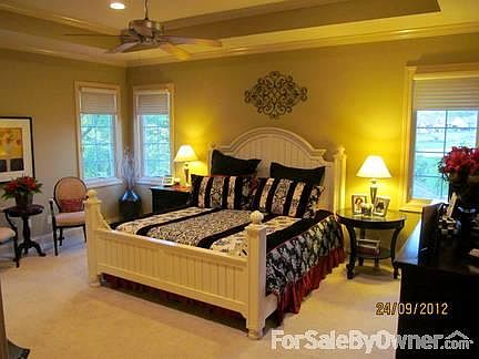5th image of 1402 Oakwood Dr