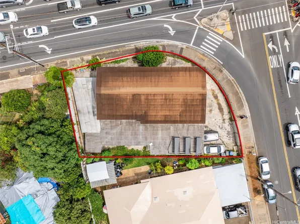 94-203 Kahualii St, Waipahu, HI 96797