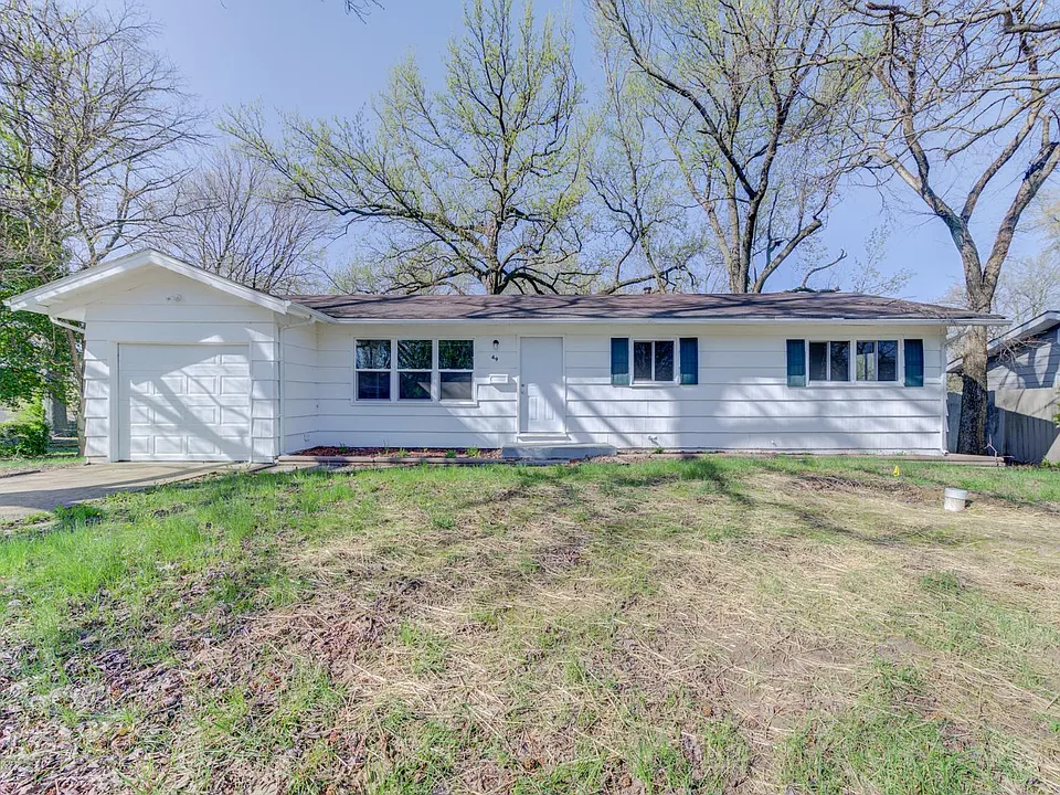 49 Forestwood Dr