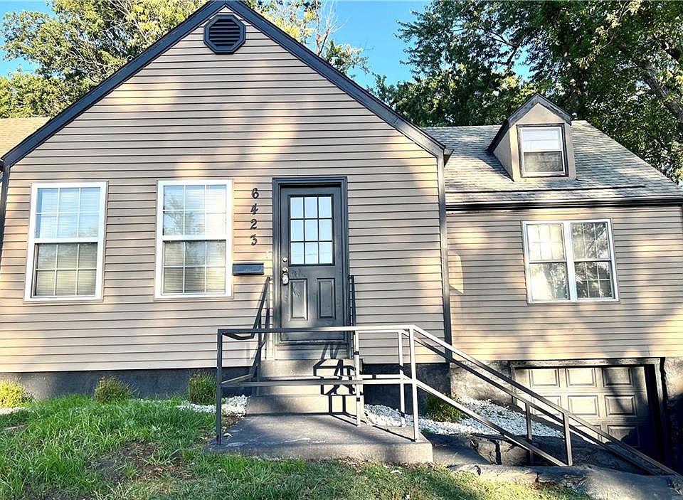 1st image of 6423 S Benton Ave