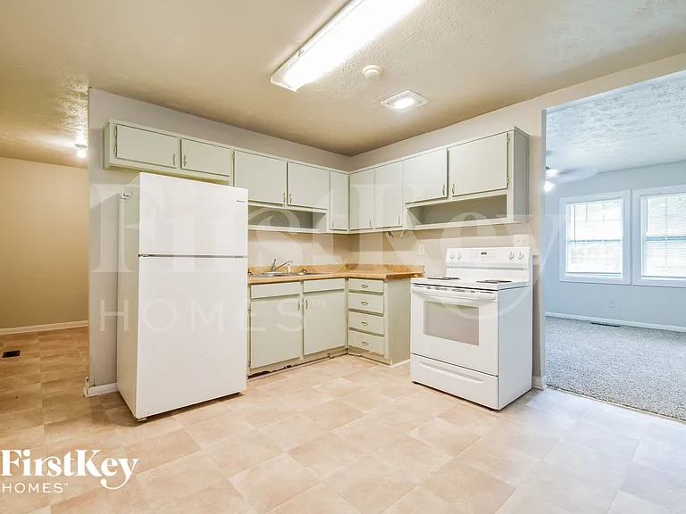 8277 Dunellen Ln — Photo 6