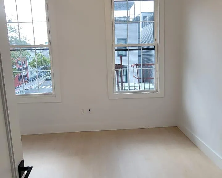 283 Webster Ave #2L — Photo 9