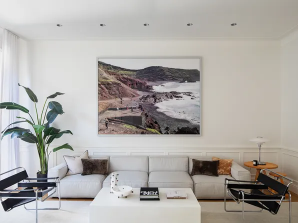 334 West 20th Street image 3 of 15