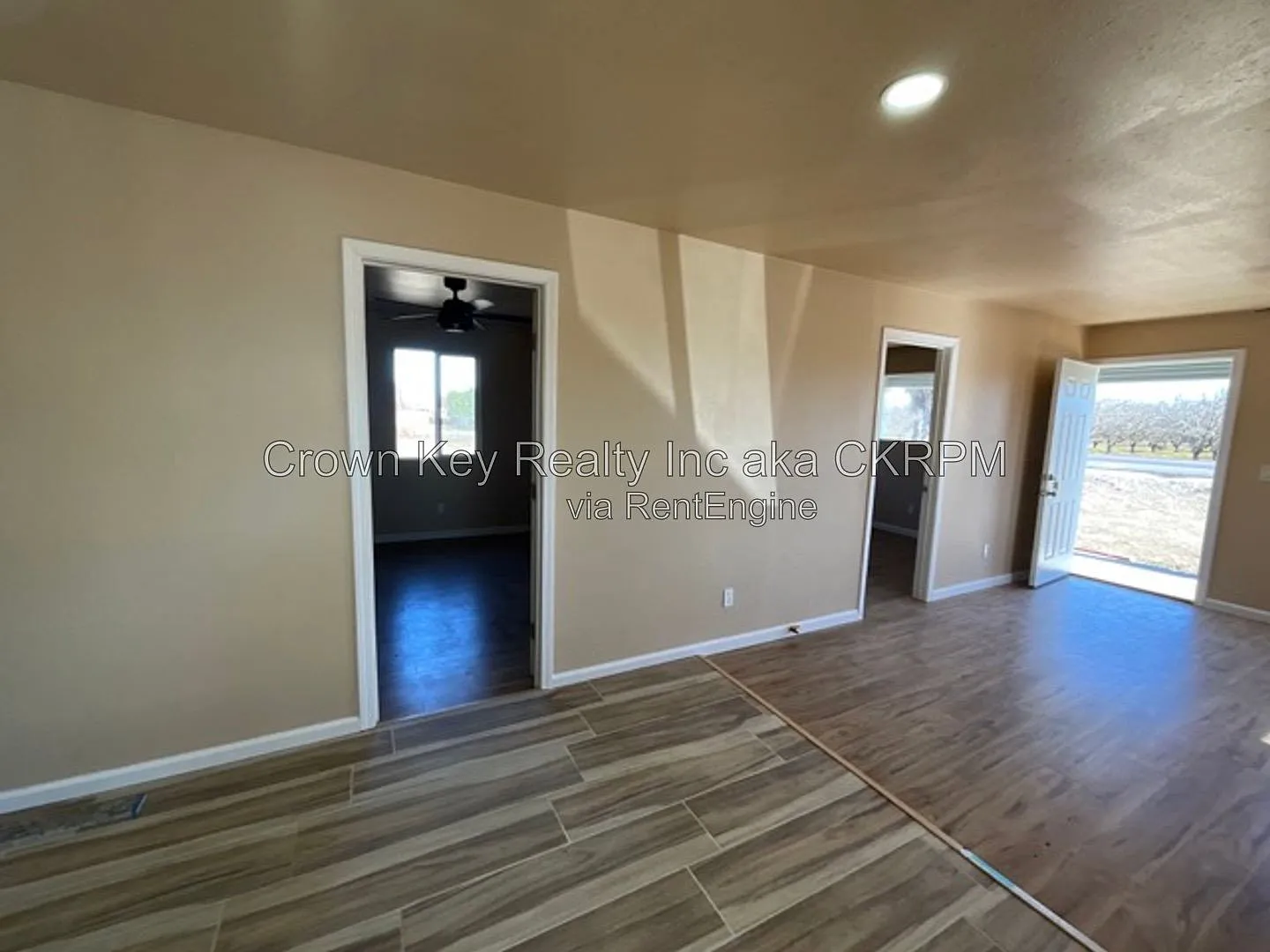 3 bed, 2.0 bath, 1144 sqft, $2,600 — Photo 3
