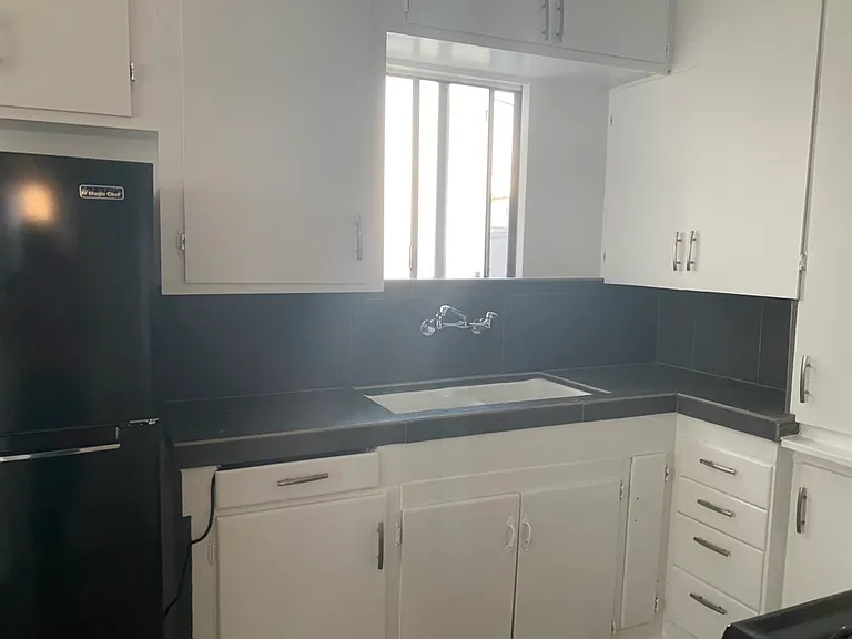 4034 1/2 Swift Ave — Photo 6
