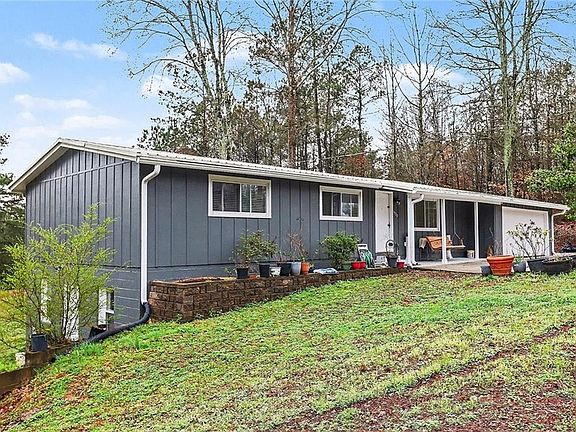 3rd image of 1370 Arbor Hill Rd