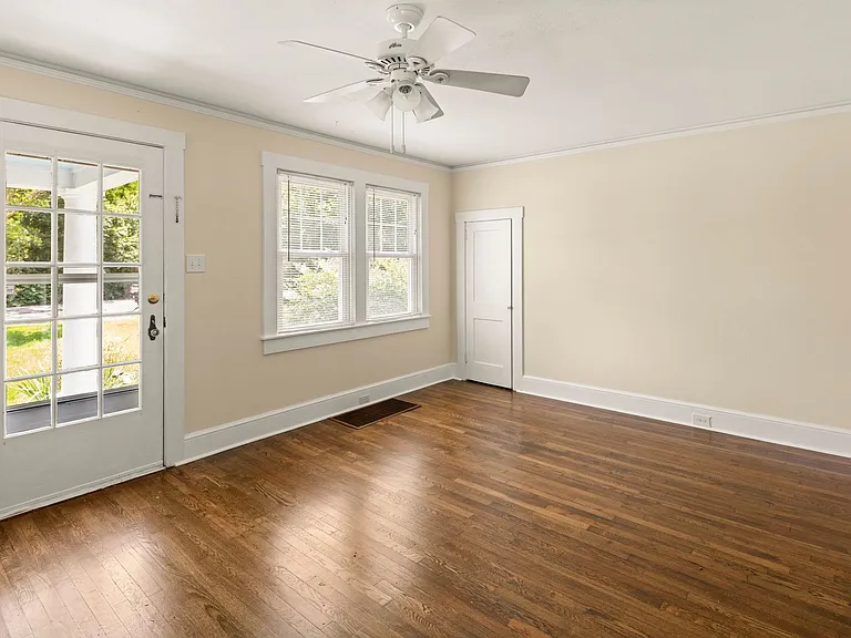 105 Stonewall Ave — Photo 3
