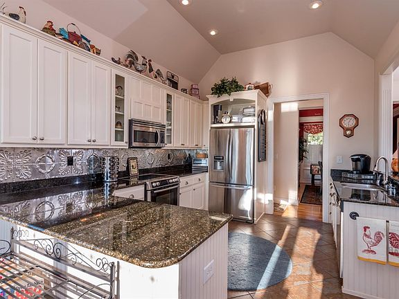 2nd image of 108 Middle Creek Dr