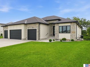 3475 Tree Line Dr, Lincoln, NE 68516
