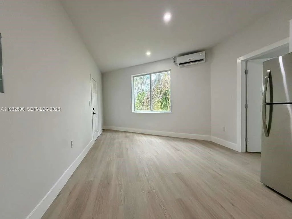 1 bed, 598 sqft, $1,800 — Photo 2