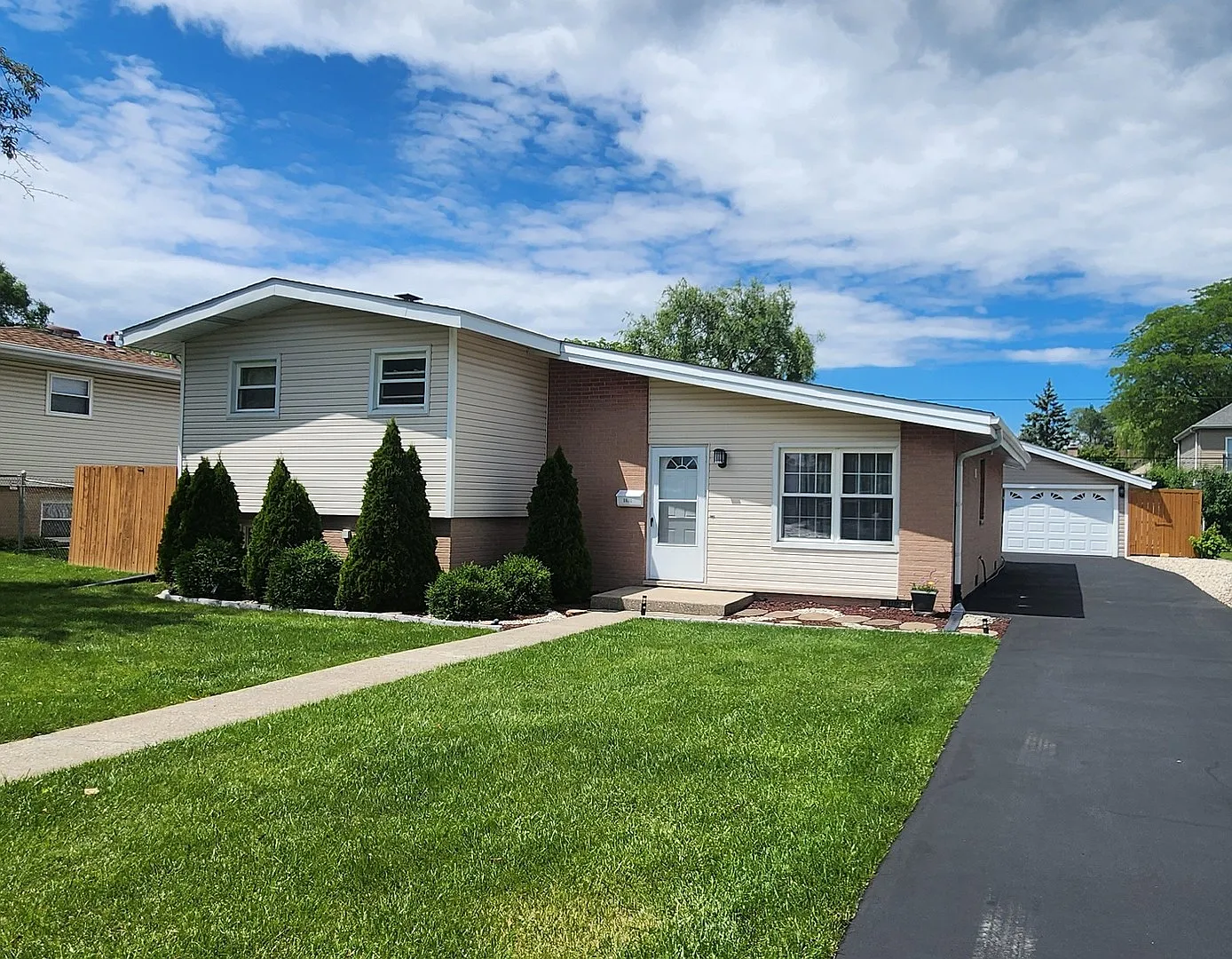 2632 Pauline Ave photo 1