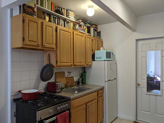 Rented by New York Realty | media 14