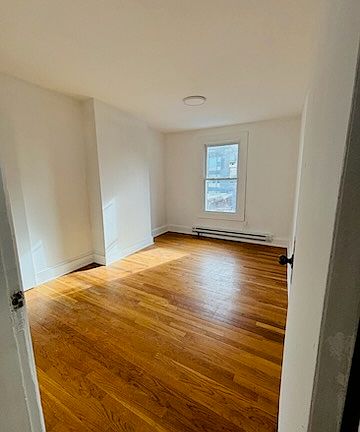 3rd image of 682 Parker St #2