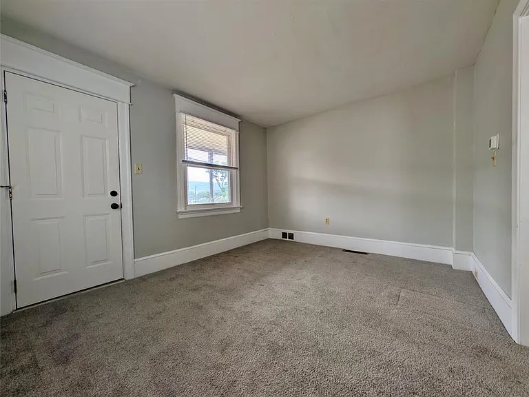 1083 Main St #1 — Photo 16