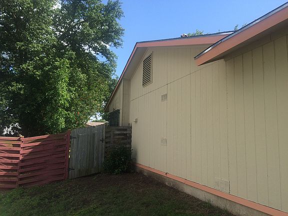 3rd image of 9822 Cascade Valley St