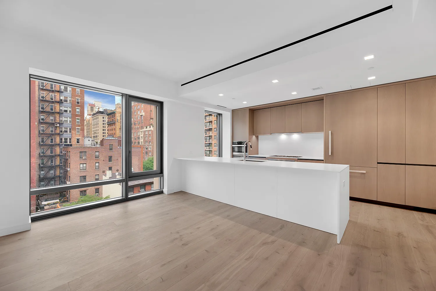 200 East 21st Street — Photo 4