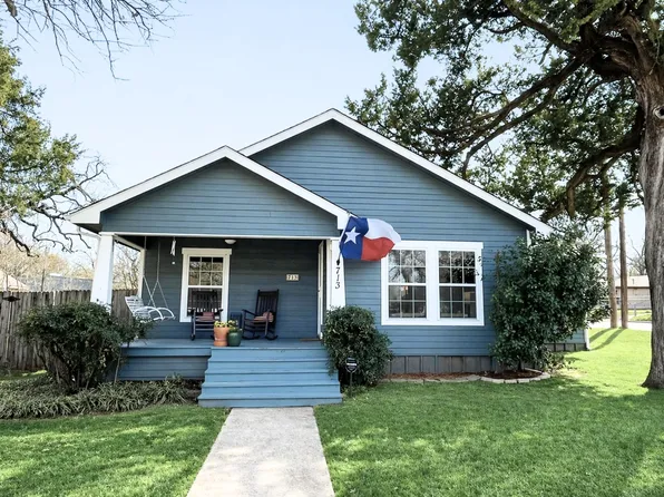 713 W Spring St, Weatherford, TX 76086