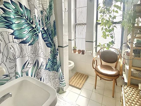 4th image of 507 E 81st St APT 12