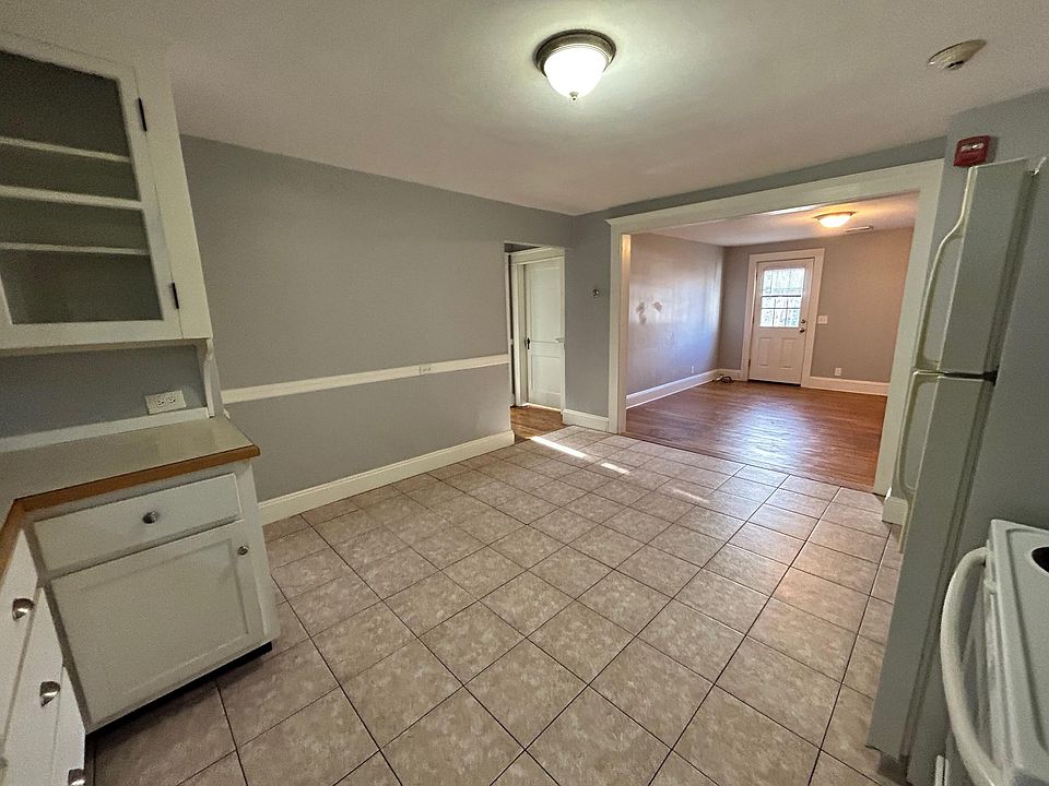 499 High St 2, Peace Dale, RI 02879 Zillow