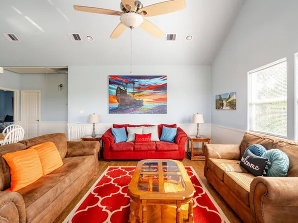 948 Kahla Dr #Id1223246p, Pt Bolivar, TX 77650