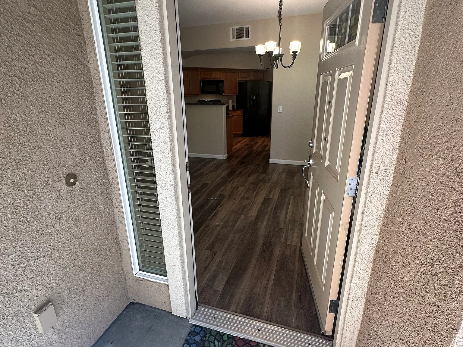 2 bed, 1295 sqft, $2,295 — Photo 3